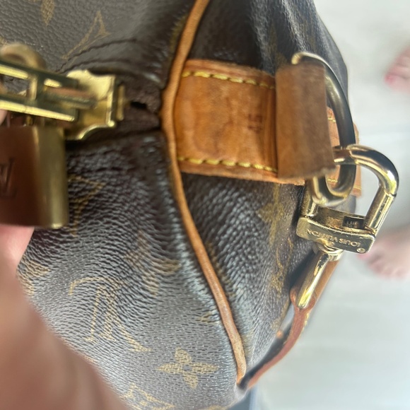 Louis Vuitton Authentic LV Keepall 45 Bandoulière - Picture 6 of 12